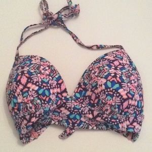 Halter bikini top- Only worn a few times